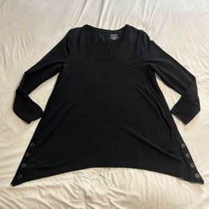 Chicos The Ultimate Tee Black V-Neck Sharkbite Button Hem Tunic Top Size 2 L